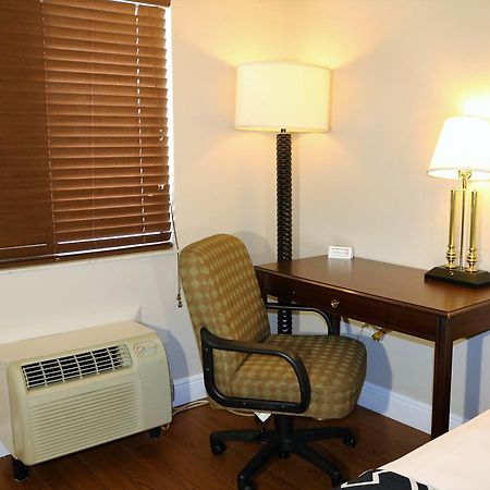 Monte Carlo Inn- Near Disney Киссимми Экстерьер фото