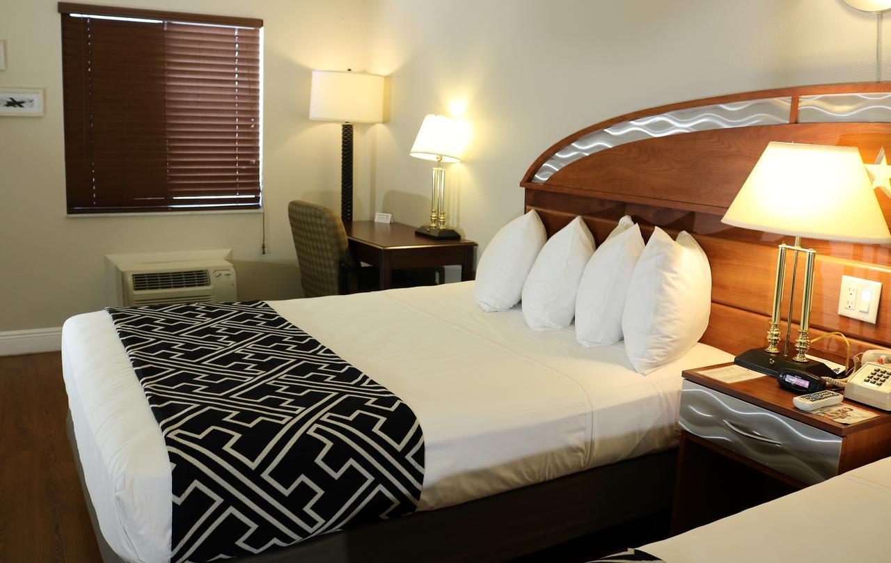 Monte Carlo Inn- Near Disney Киссимми Экстерьер фото