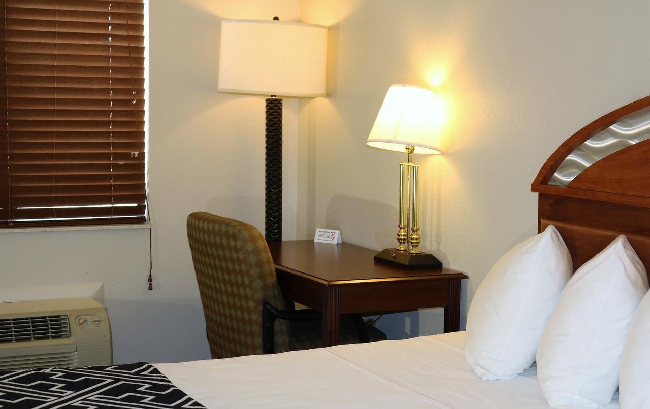 Monte Carlo Inn- Near Disney Киссимми Экстерьер фото